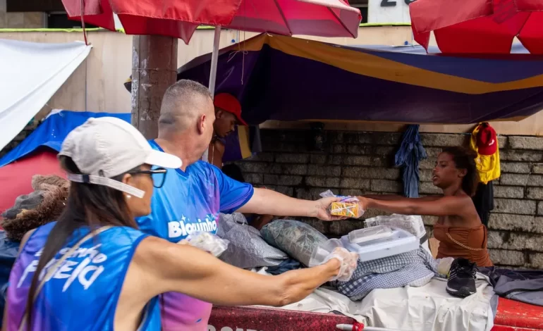 Vereador distribui 2 mil kits de café da manhã a ambulantes