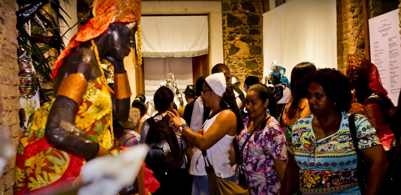 Uma joia escondida na Barroquinha: exposição “Orixás da Bahia” revela força e beleza da ancestralidade africana