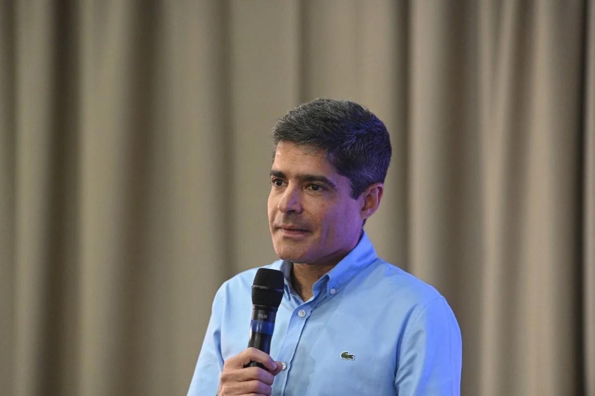 ACM Neto diz que, para mudar a segurança na Bahia, “tem que mexer no governador”