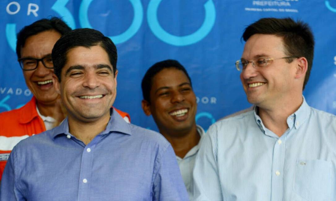 ACM Neto fala em reconciliação com João Roma: “Os problemas foram superados”