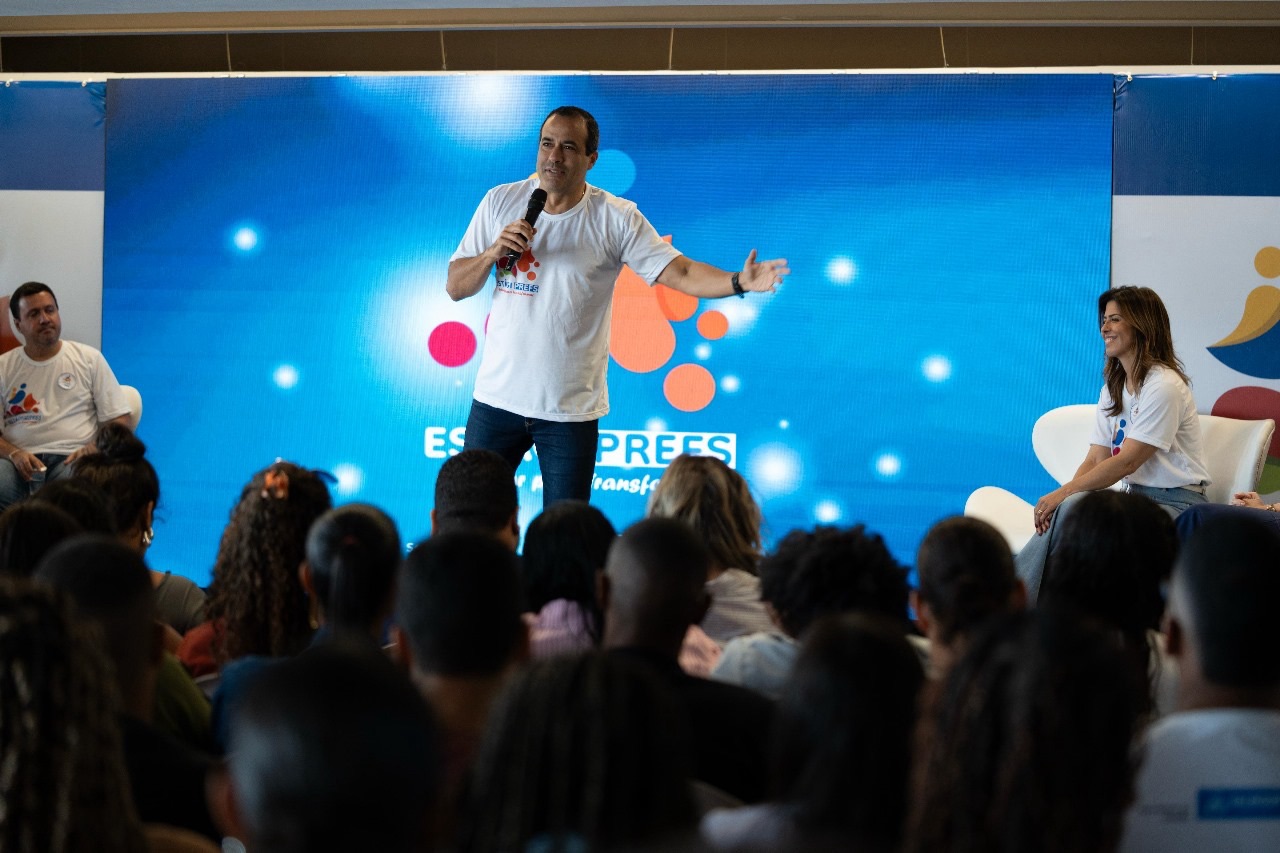 Prefeitura celebra Dia dos Estagiários em evento com debates e palestras sobre formação profissional