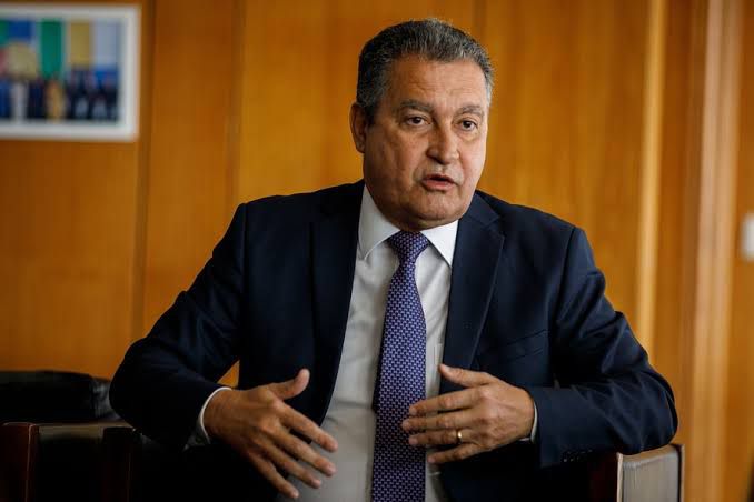 PGR Pede Retomada de Inquérito sobre Compra de Respiradores; Rui Costa Rebate Acusações.