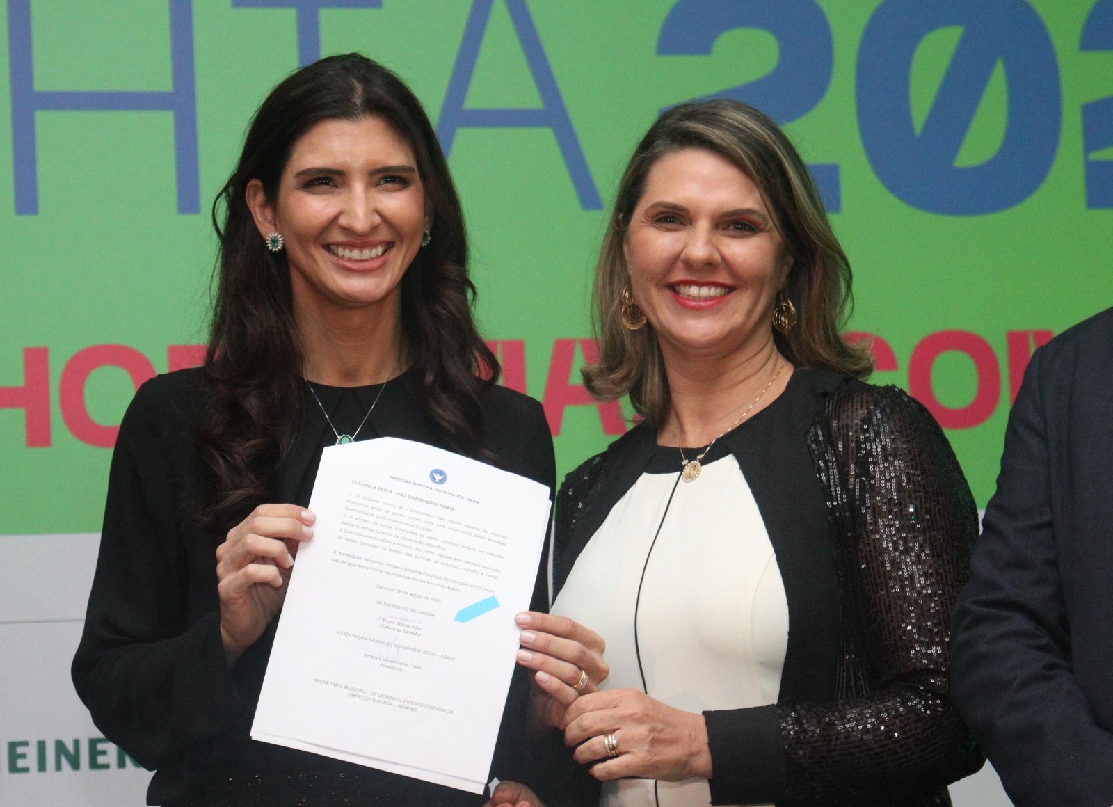 Prefeitura assina termo para promover capacitação e ampliar empregos no setor supermercadista