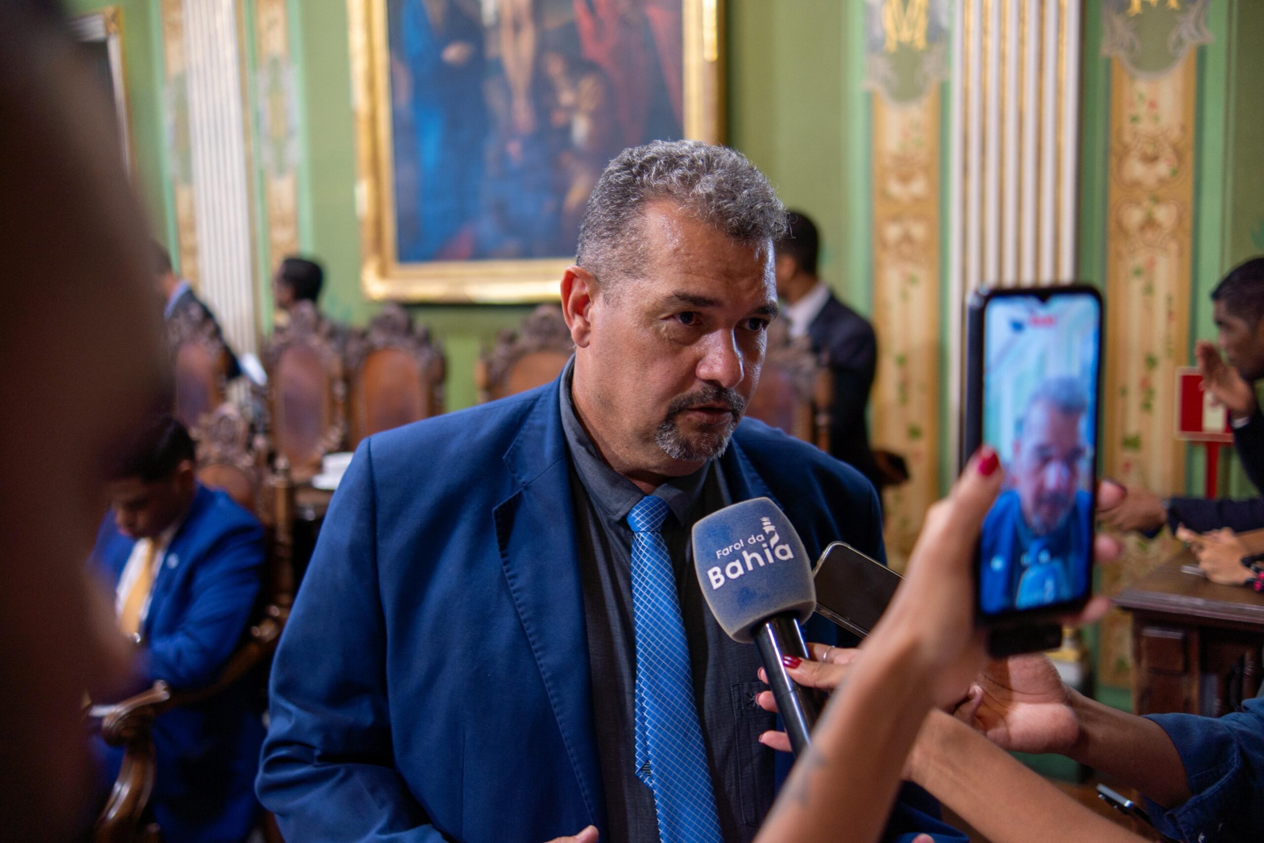 Vereador Gordinho da Favela apresenta projeto de lei para a implementação de serviços psicológicos e sociais em escolas da rede pública