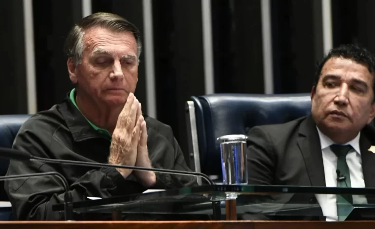 Decisão de Moraes coloca Bolsonaro sob risco de prisão imediata