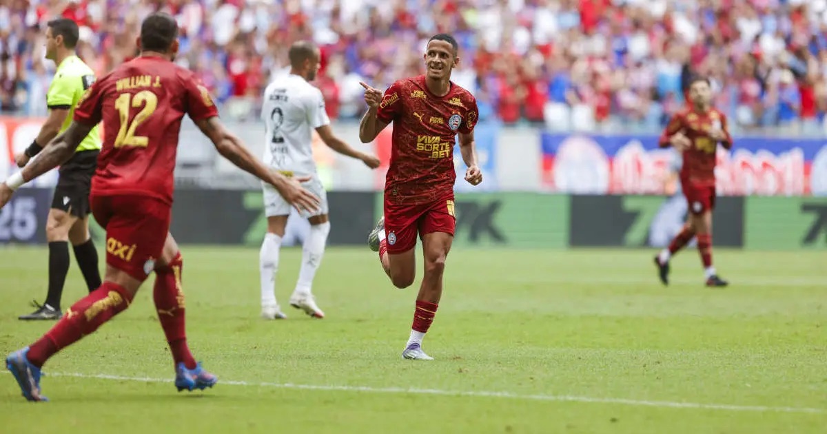 Bahia vence o Santos por 2 a 0 e se firma no G-4 do Brasileirão