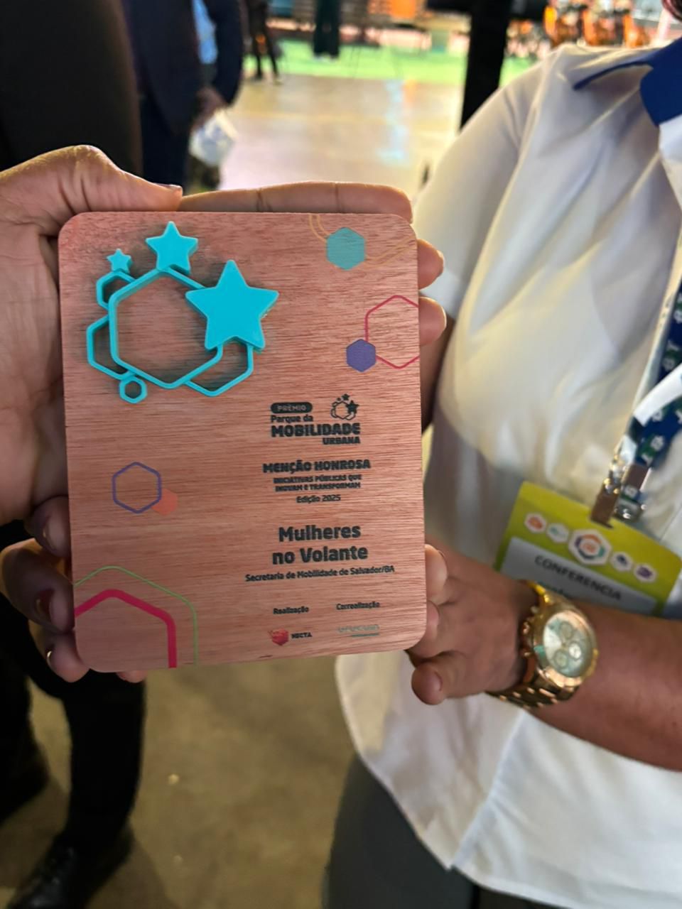 Salvador recebe menção honrosa em evento nacional de mobilidade pelo projeto Mulheres no Volante.